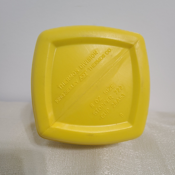 King Seeley Thermos Retro Vintage Smurf Yellow White Thermo with Cup, Smurfette - Picture 8 of 10